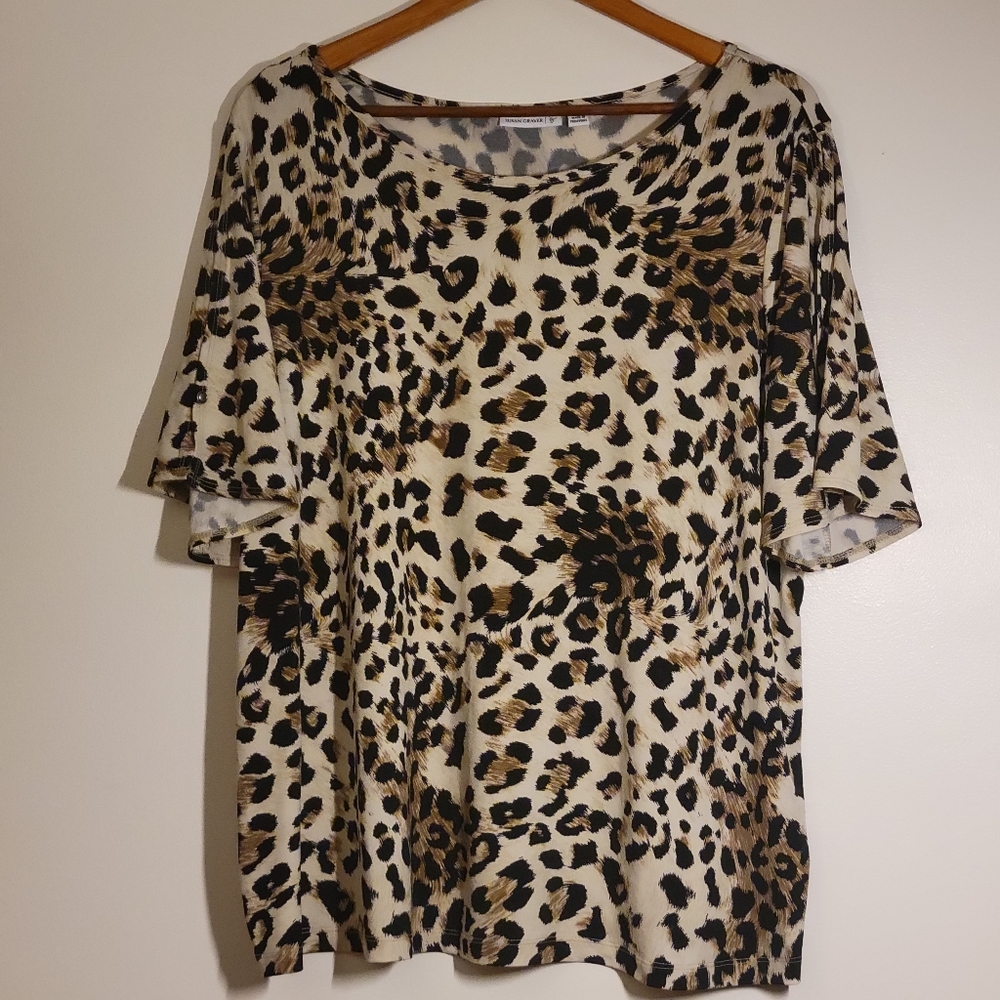 Susan Graver Top with Split Sleeves Leopard Size 1X